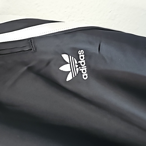 ●●ADIDAS WIDE LEG TRACK PANTS●● - Picture 8 of 10